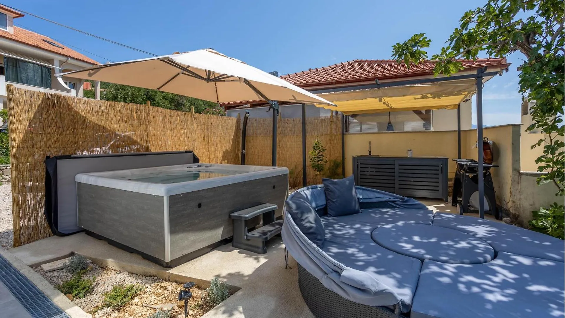 Beautiful Home In Rab With House Sea View Rab Town Casa vacanze