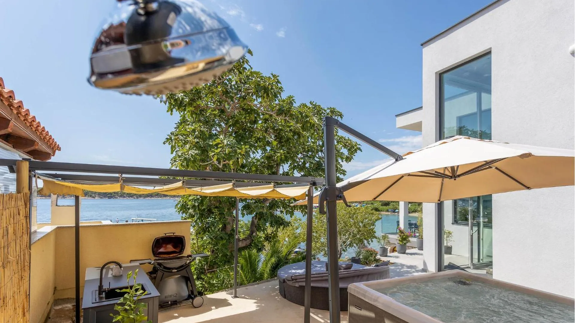 Beautiful Home In Rab With House Sea View Rab Town Сasa de vacaciones